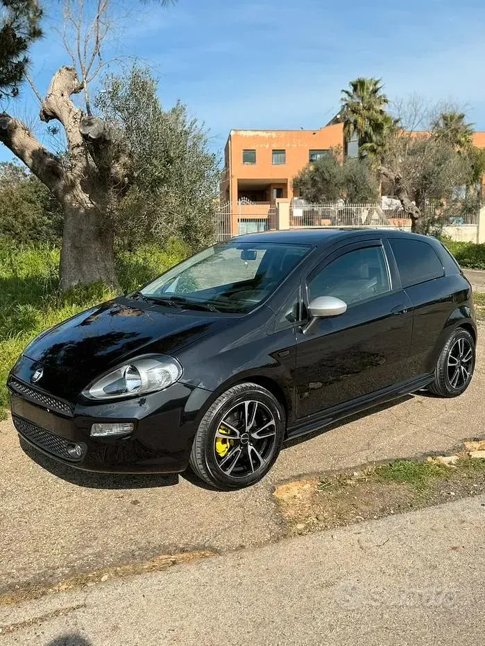 Usata Fiat Punto Sport 95 CV (69 kW) 2013 Nero Utilitaria