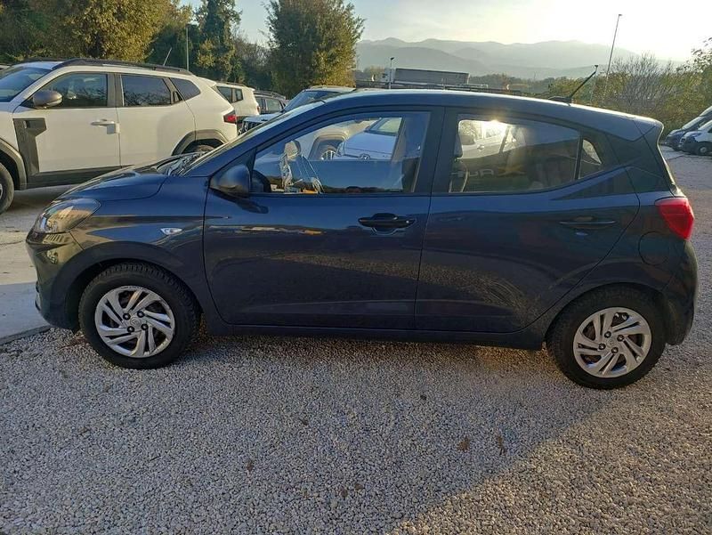 Usata Hyundai i10 Advanced Plus 67 CV (49 kW) 2022 Aurora grey Utilitaria