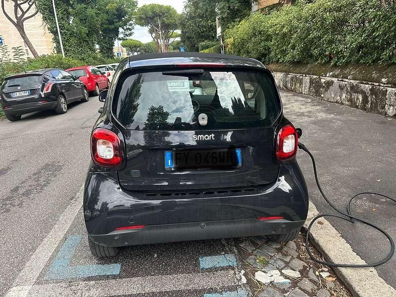 Usata Smart ForTwo Electric Drive 41 kW (56 CV) 2020 Nero Cabrio
