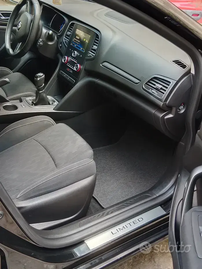 Usata Renault Mégane IV 95 CV (69 kW) 2019 Nero SUV