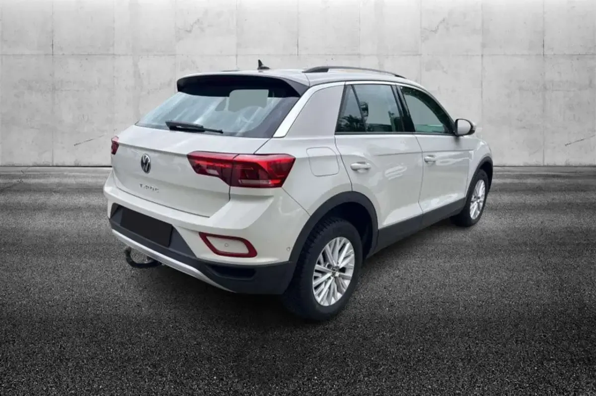 Usata VW T-Roc Life 150 CV (110 kW) 2023 Grigio SUV