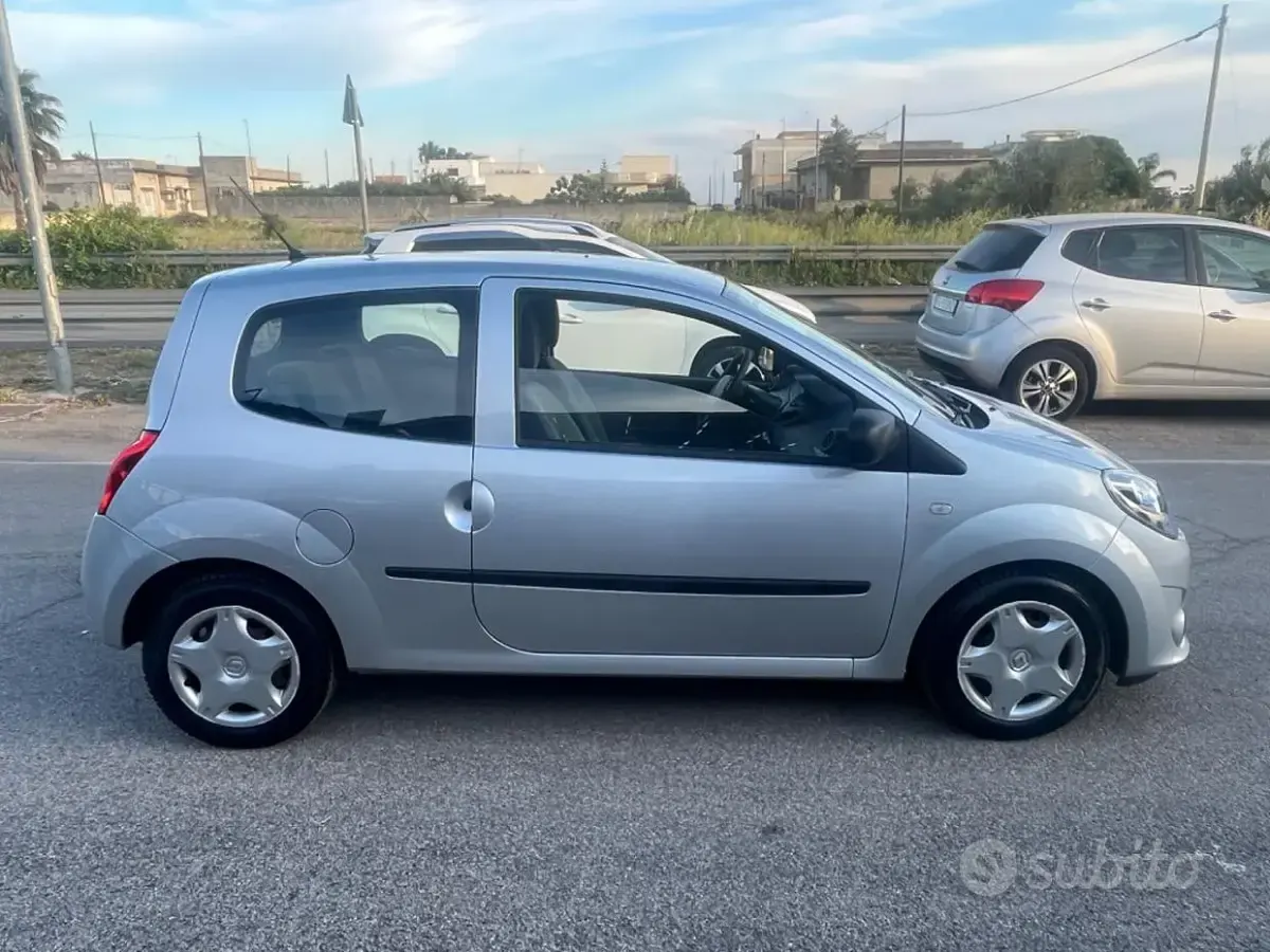 Usata Renault Twingo 75 CV (55 kW) 2010 Grigio Utilitaria