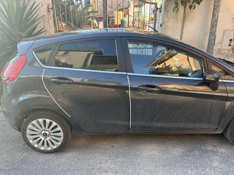 Usata Ford Fiesta Titanium 68 CV (50 kW) 2008 Utilitaria