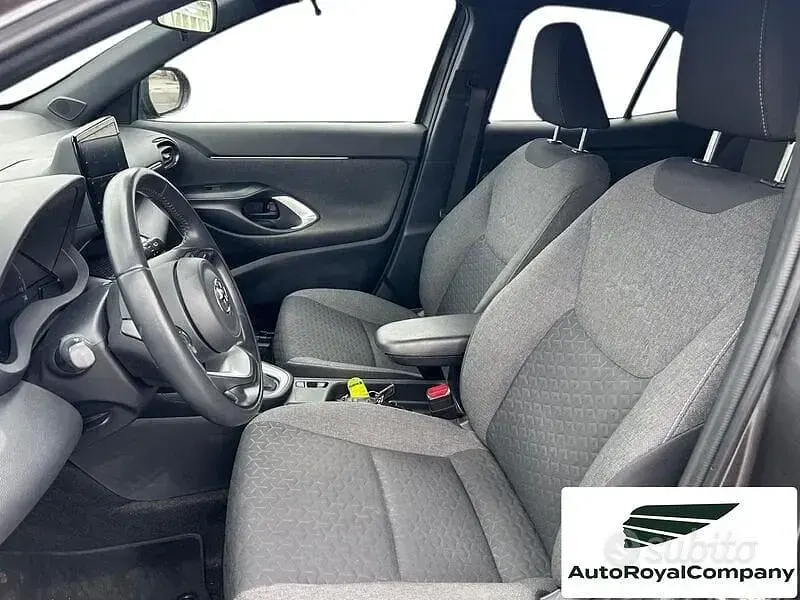 Usata Toyota Yaris Cross Trend 116 CV (85 kW) 2022 Grigio SUV