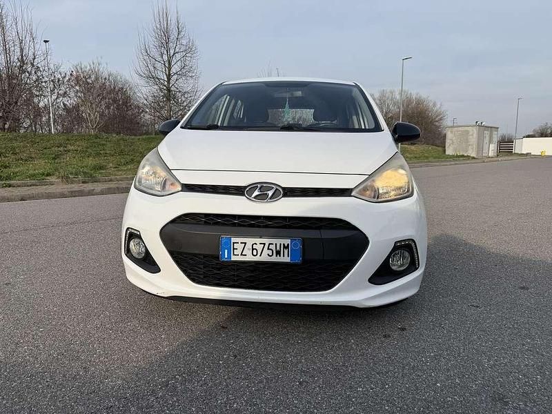 Usata Hyundai i10 Edition 65 CV (47 kW) 2015 Bianco Utilitaria