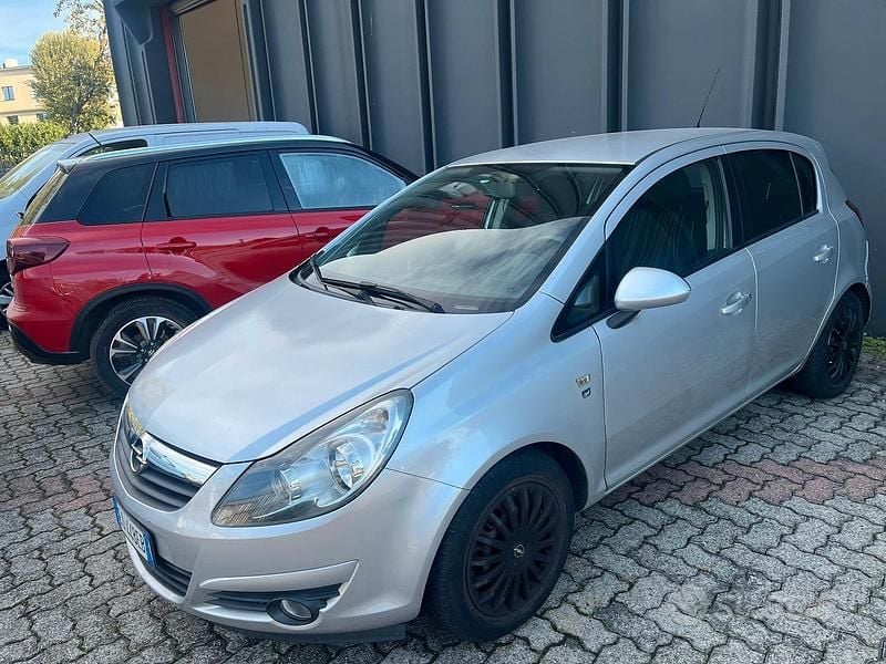 Usata Opel Corsa 85 CV (62 kW) 2010 Grigio Utilitaria
