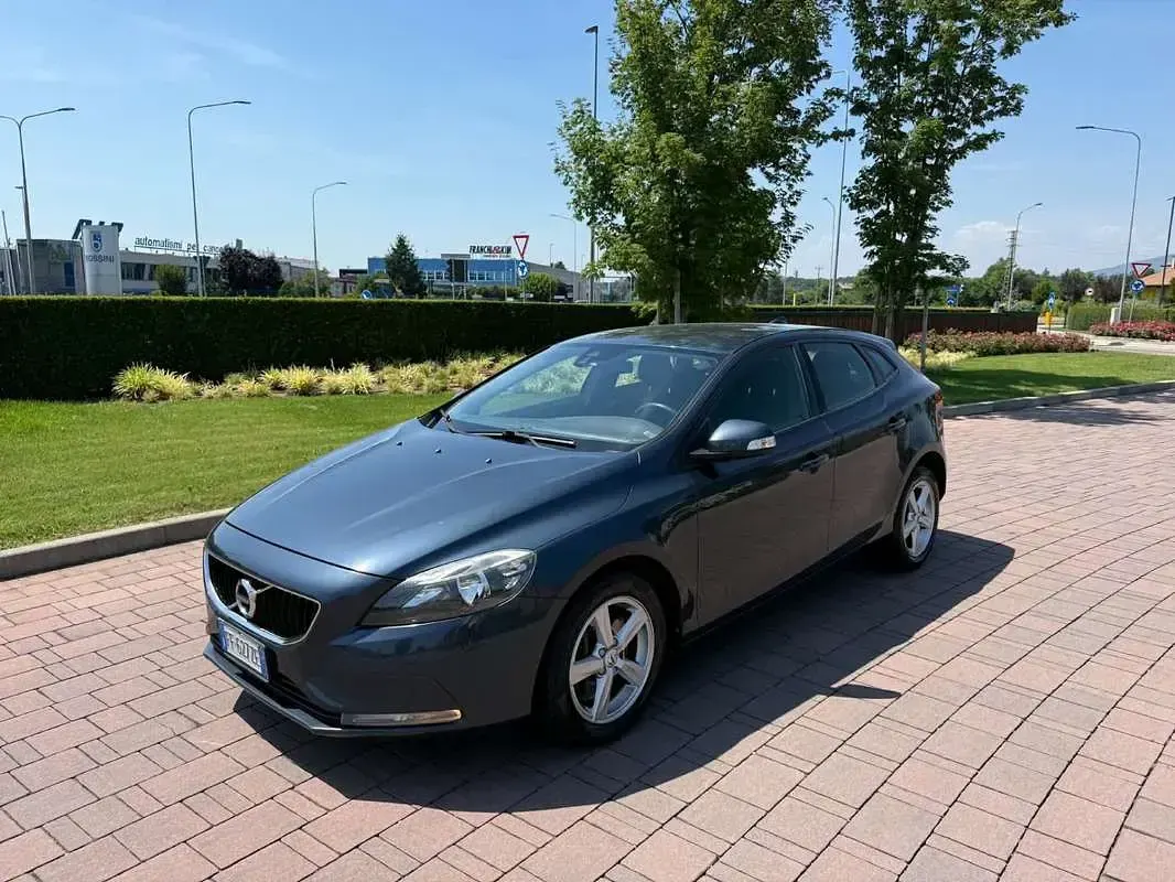 Usata Volvo V40 114 CV (83 kW) 2016 Berlina