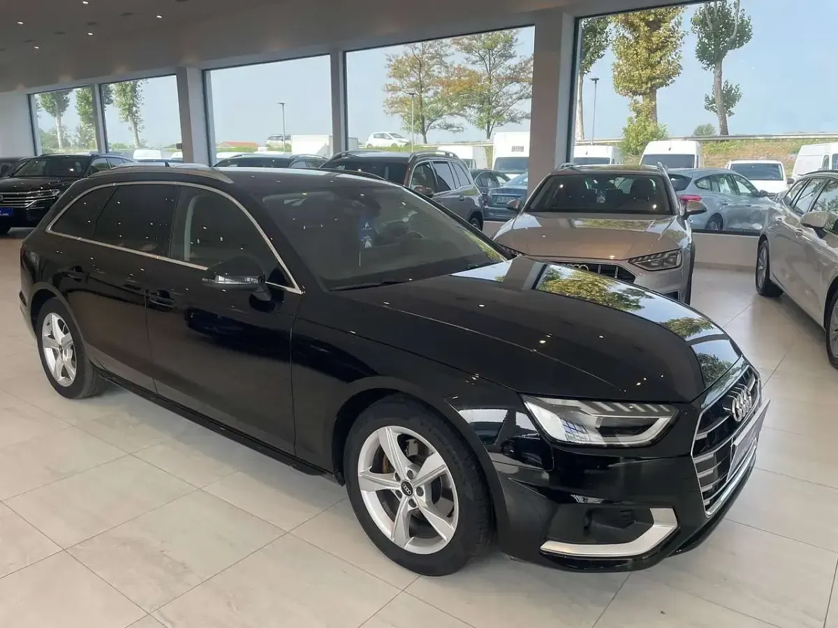 Usata Audi A4 Ambiente 163 CV (119 kW) 2023 Nero Station wagon