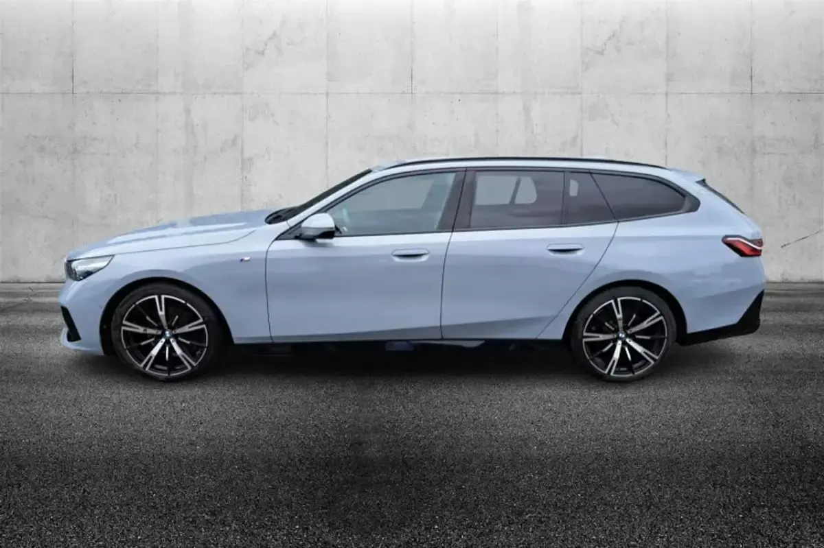 Usata BMW 520 M Sport 197 CV (144 kW) 2024 Grigio Station wagon