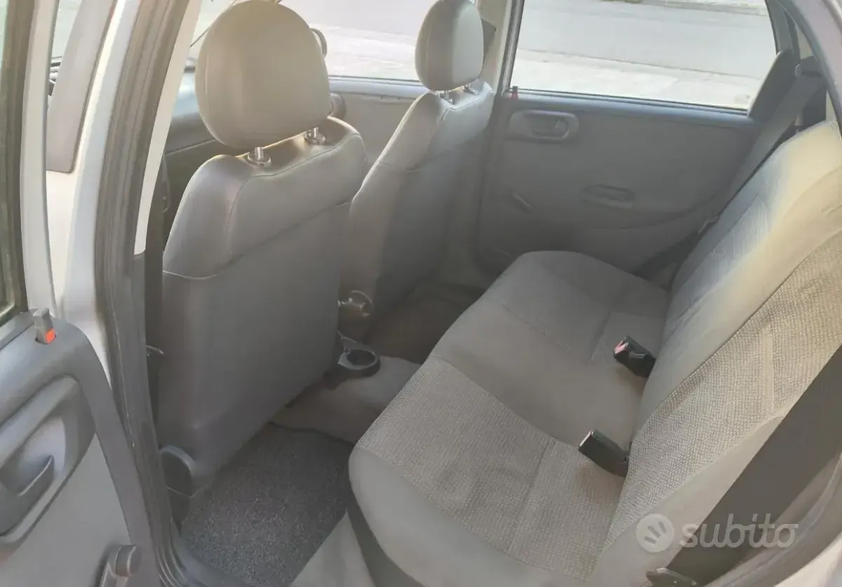 Usata Opel Corsa 75 CV (55 kW) 2002 Grigio Utilitaria