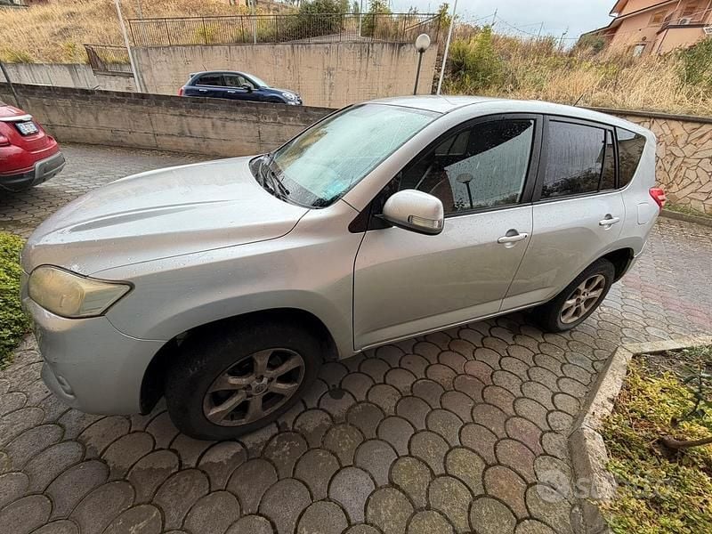 Begagnad Toyota RAV4 150 HK (110 kW) 2010 Grå SUV