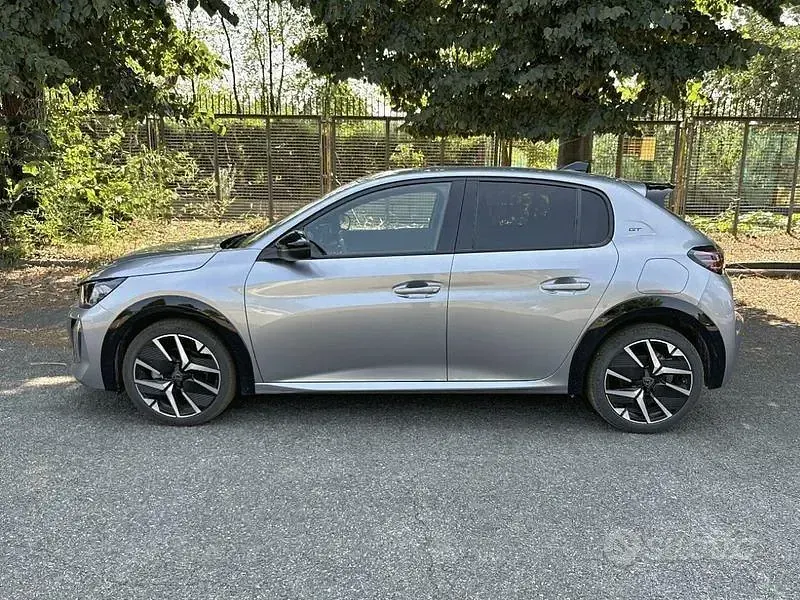 Usata Peugeot 208 GT 145 CV (106 kW) 2025 Grigio Utilitaria