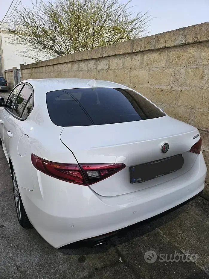 Usata Alfa Romeo Giulia 160 CV (117 kW) 2021 Bianco Berlina