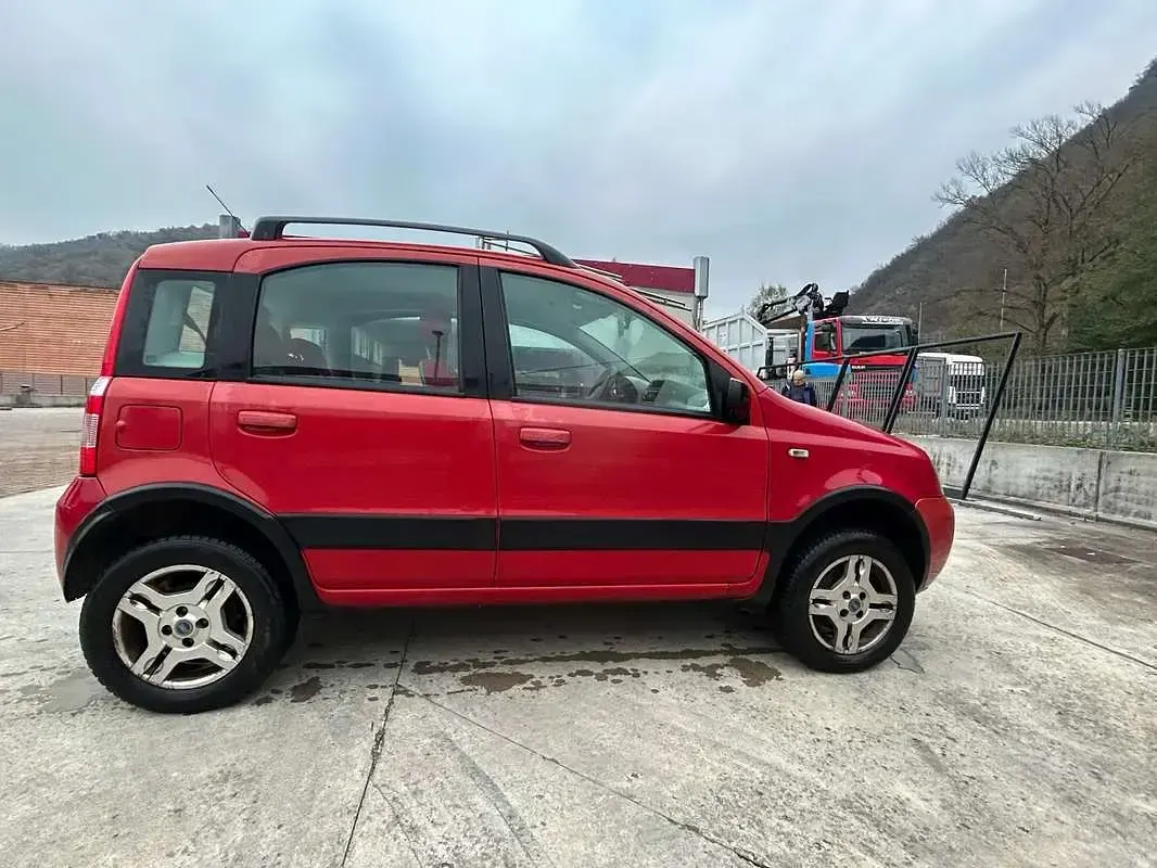 Usata Fiat Panda 4x4 69 CV (50 kW) 2006 Utilitaria