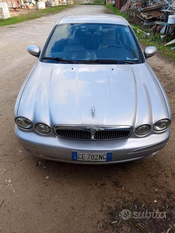 Usata Jaguar X-type 156 CV (114 kW) 2002 Grigio Berlina