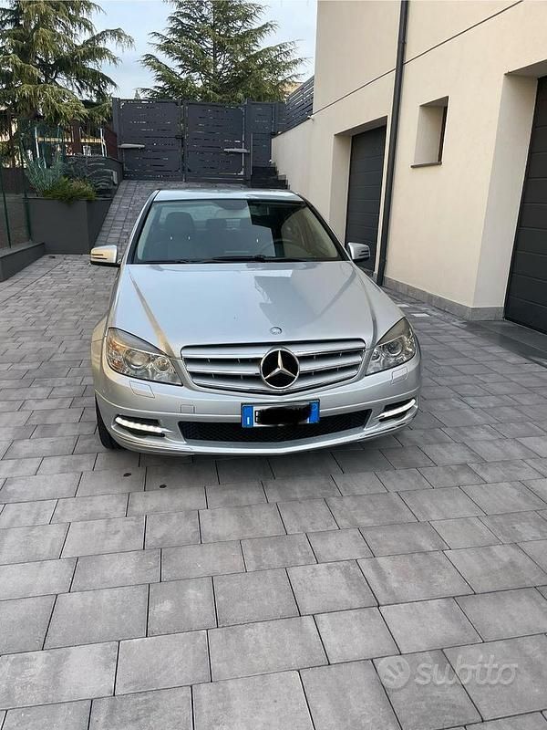 Usata Mercedes C220 Avantgarde 170 CV (125 kW) 2011 Grigio Berlina