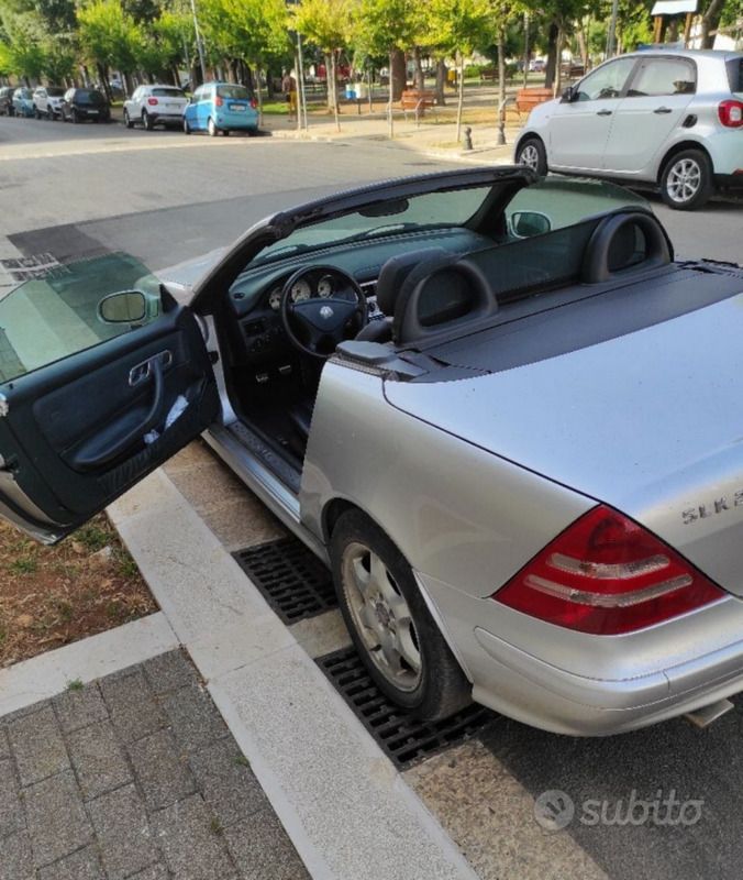Usata Mercedes SLK200 192 CV (141 kW) 2001 Grigio Cabrio