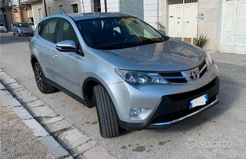 Usata Toyota RAV4 124 CV (91 kW) 2015 SUV