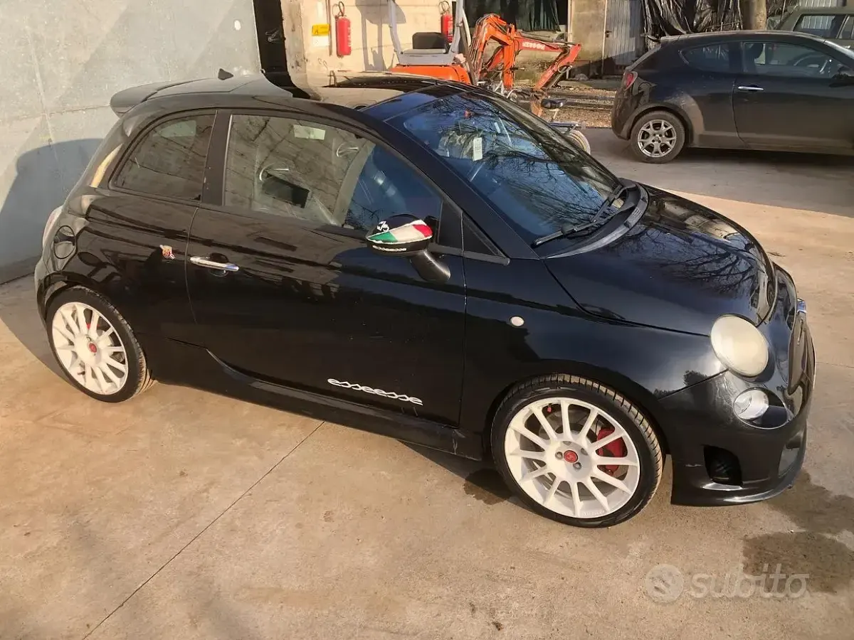 Usata Abarth 500 Esseesse 135 CV (99 kW) 2010 Berlina