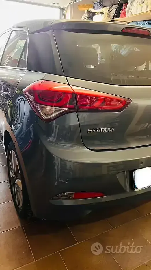 Usata Hyundai i20 100 CV (73 kW) 2016 Grigio Berlina