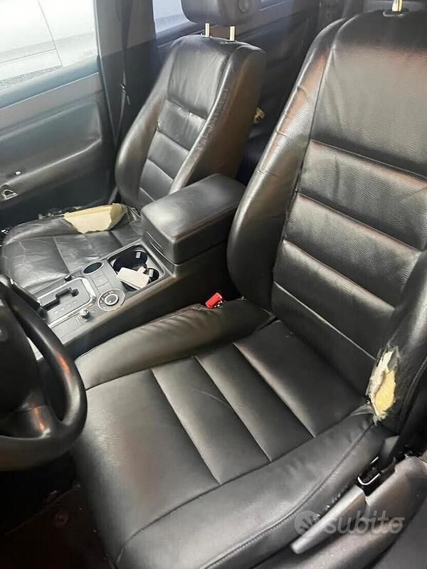 Usata VW Touareg R 174 CV (127 kW) 2006 Grigio SUV