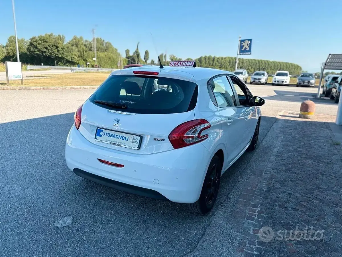 Usata Peugeot 208 Active 82 CV (60 kW) 2013 Bianco Utilitaria