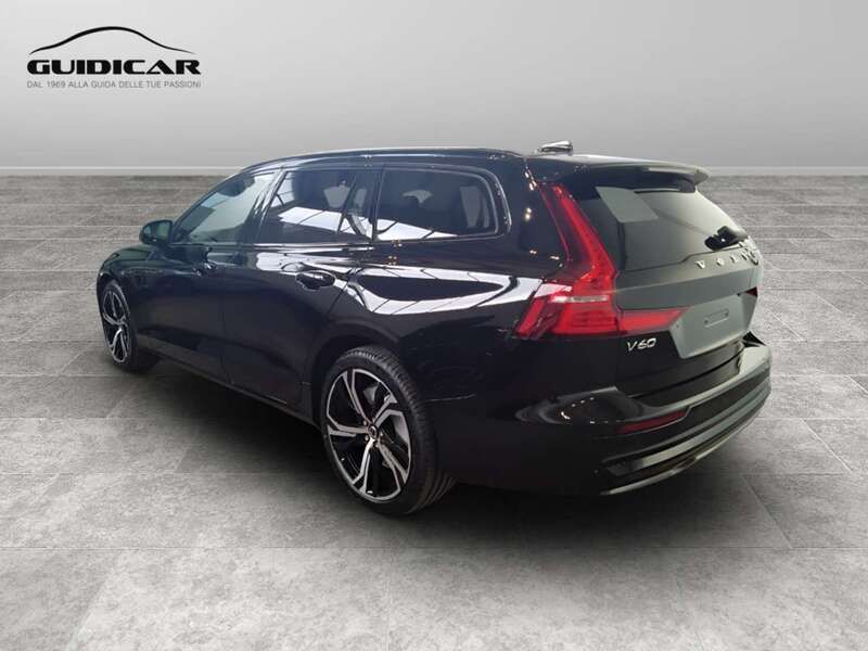 Nuova Volvo V60 Plus 197 CV (144 kW) 2025 Onyx black Station wagon