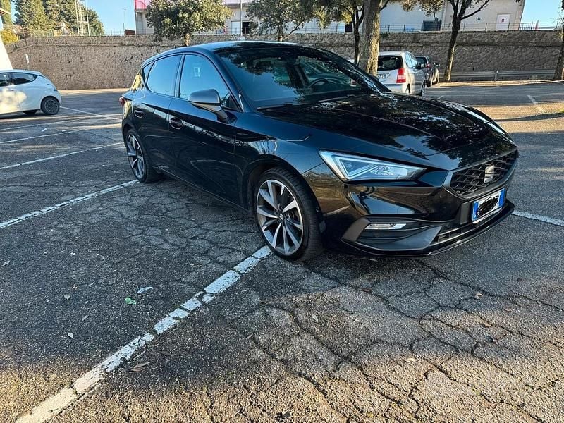 Nero Usata 2023 Seat Leon FR Tre volumi | 19.800 € (Buon prezzo) - Immagine 1/4