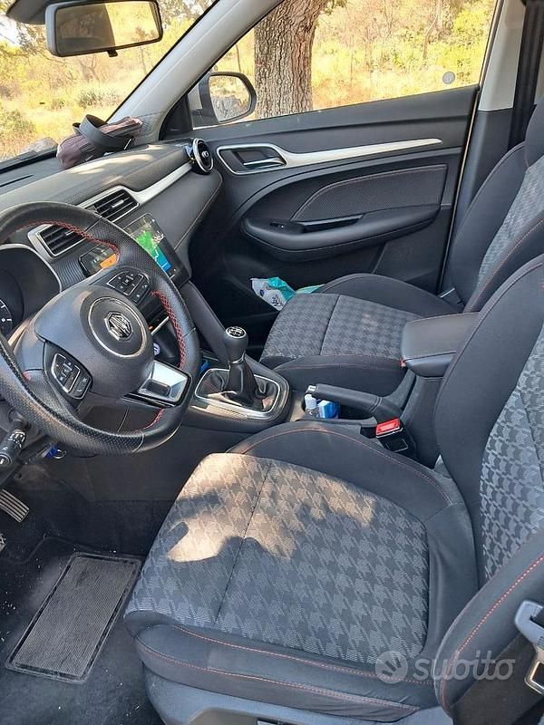 Usata MG ZS 106 CV (77 kW) 2023 Grigio Berlina