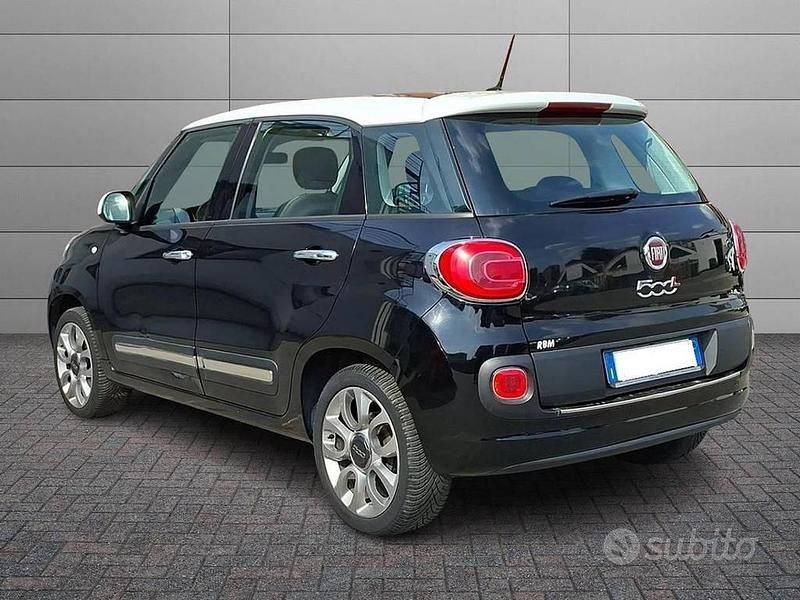 Begagnad Fiat 500L Lounge 95 HK (69 kW) 2016 Svart Minibuss