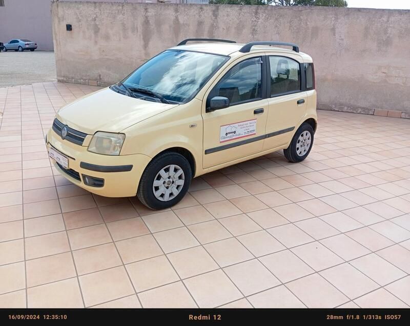 Giallo Usata 2004 Fiat Panda Dynamic Due volumi | 3300 € (Buon prezzo) - Immagine 1/4