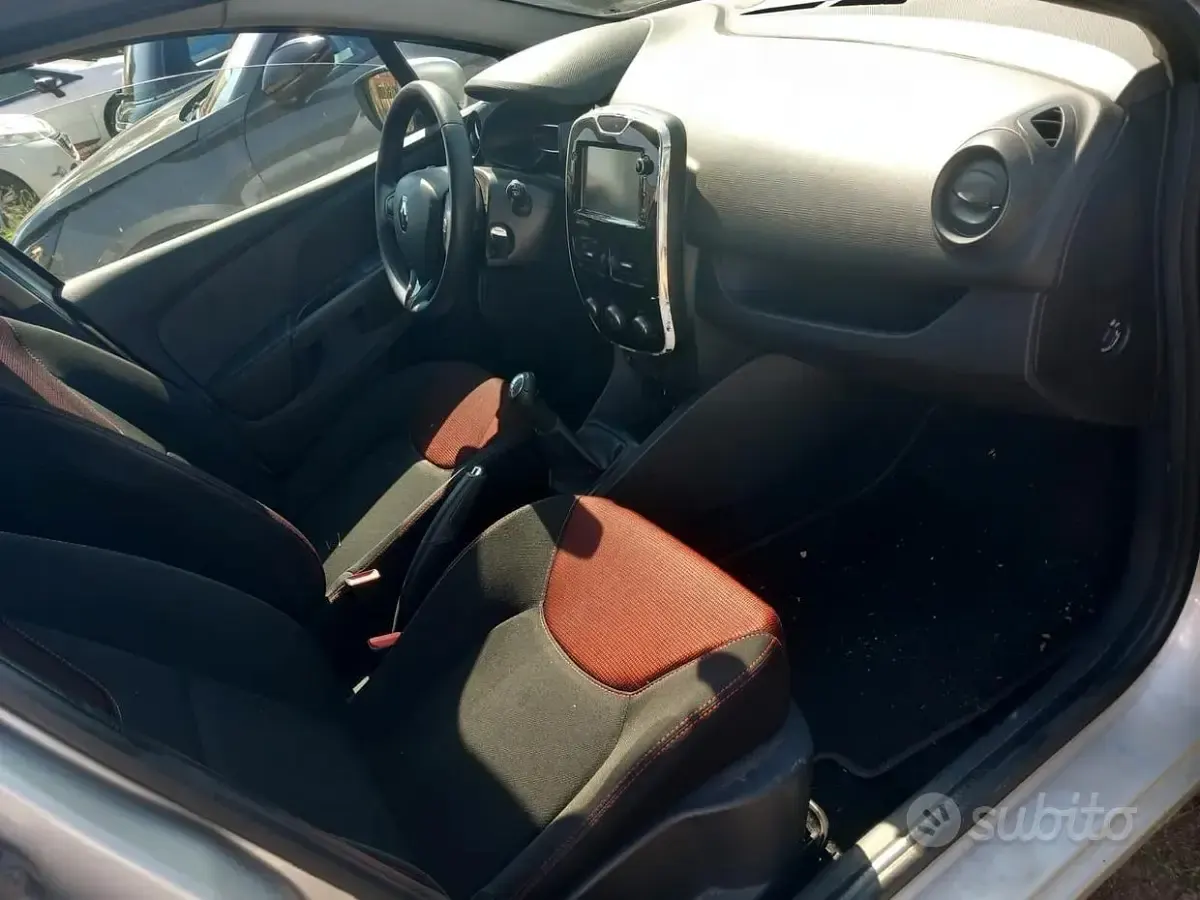 Usata Renault Clio IV 90 CV (66 kW) 2015 Grigio Berlina