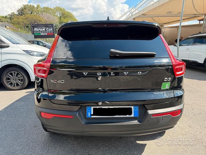 Usata Volvo XC40 Business Edition 150 CV (110 kW) 2019 Nero SUV