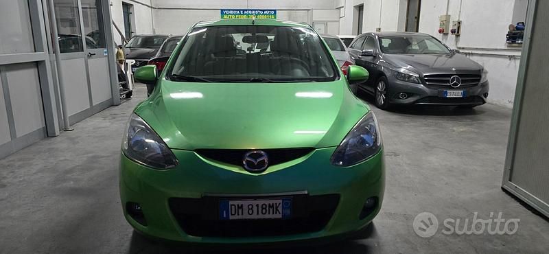 Usata Mazda 2 75 CV (55 kW) 2008 Verde Utilitaria