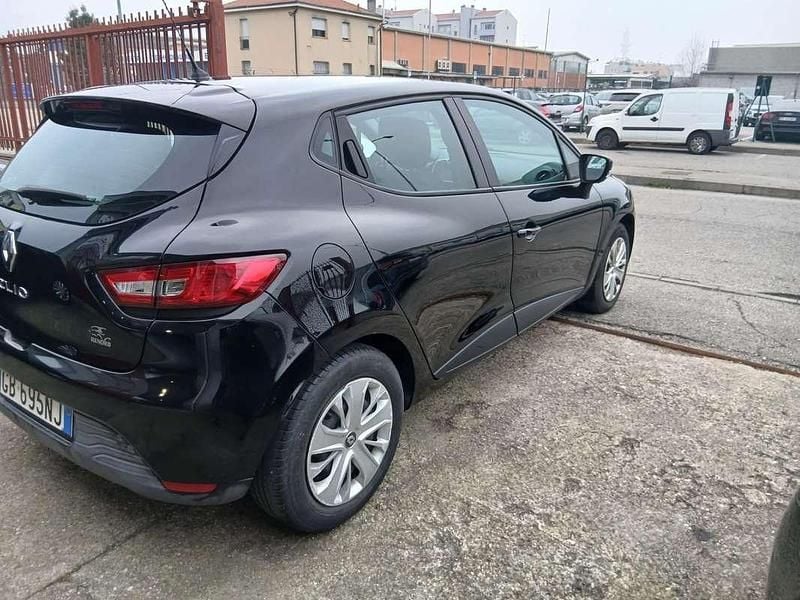 Usata Renault Clio IV 73 CV (53 kW) 2015 Berlina