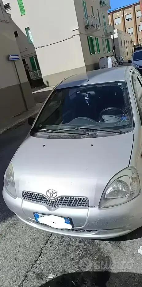 Occasion Toyota Yaris 68 ch (50 kW) 2001 Gris Berline
