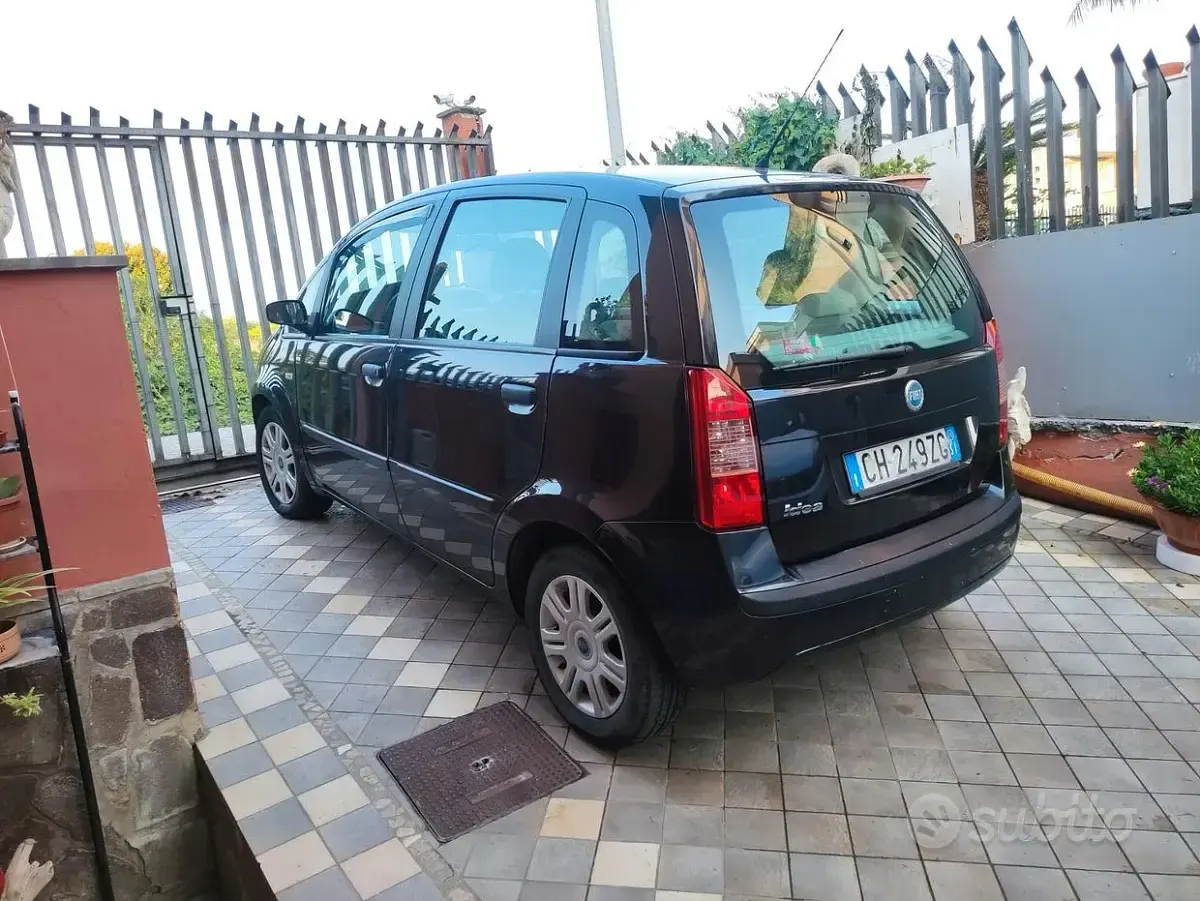Usata Fiat Idea 95 CV (69 kW) 2004 Nero Monovolume