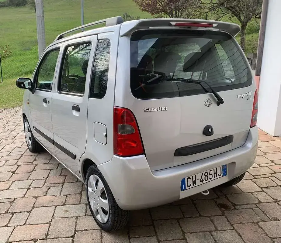 Usata Suzuki Wagon R+ GL 86 CV (63 kW) 2005 Argento Monovolume