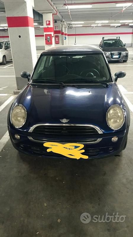 Begagnad Mini ONE 90 HK (66 kW) 2005 Blå Halvkombi