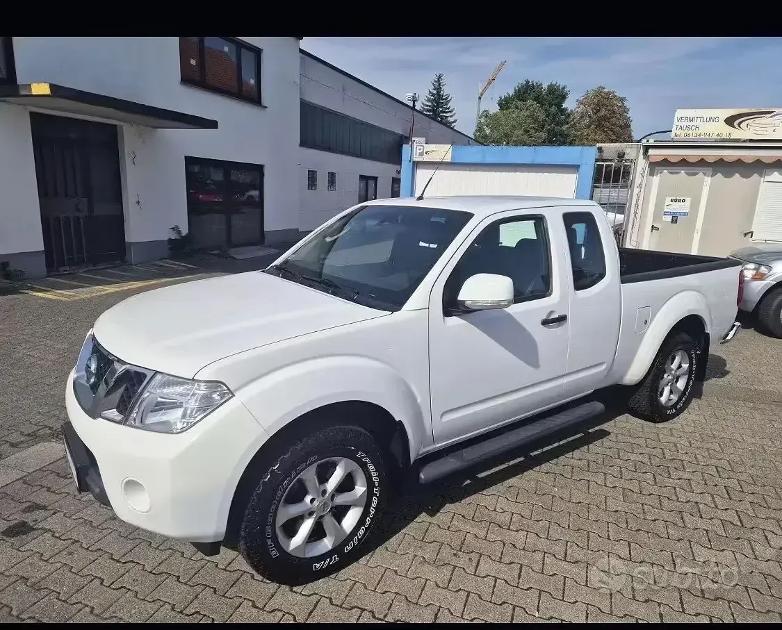 Second-hand Nissan Navara 190 CP (139 kW) 2015 Pickup