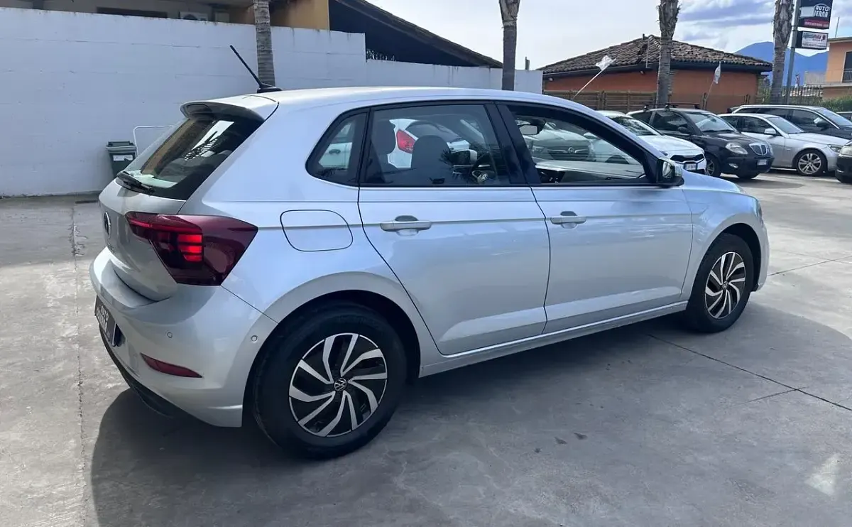 Usata VW Polo Style 95 CV (69 kW) 2023 Argento Utilitaria