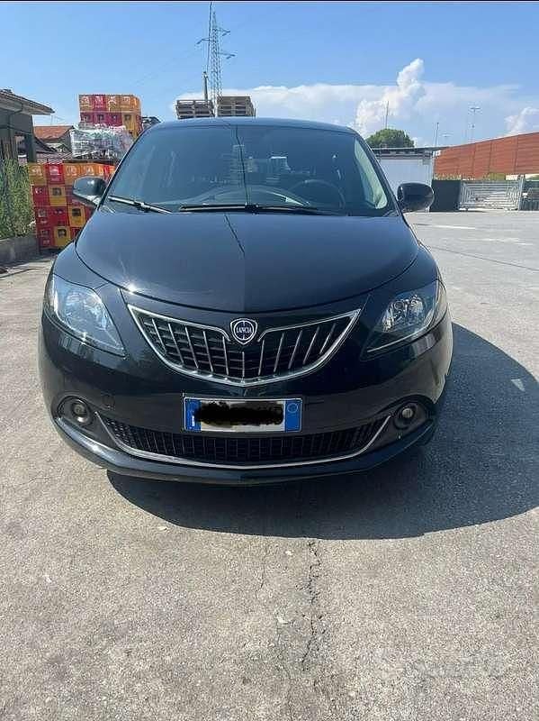 Usata Lancia Ypsilon Silver 69 CV (50 kW) 2021 Utilitaria