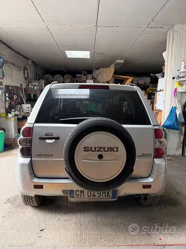 Usata Suzuki Vitara 2009 Grigio Station wagon
