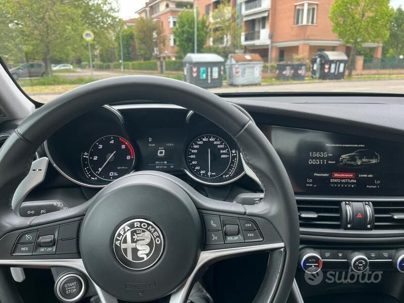 Usata Alfa Romeo Giulia 180 CV (132 kW) 2018 Berlina
