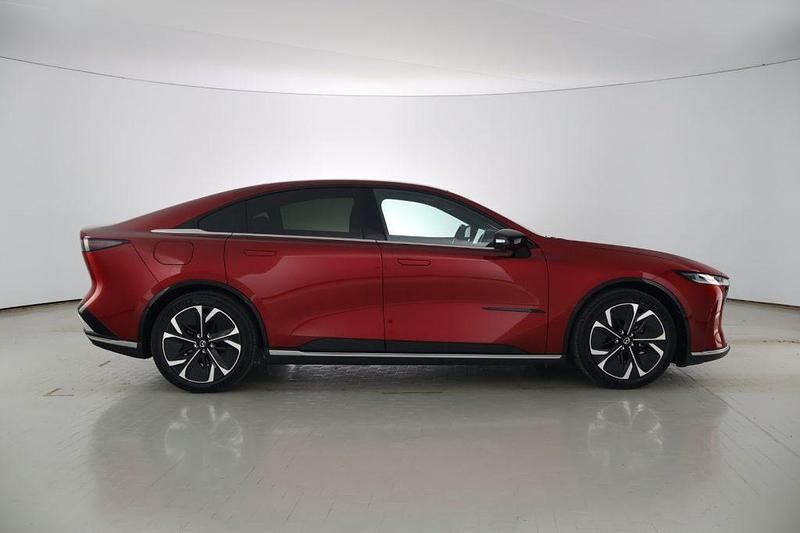 Nuova Mazda 6e Takumi-Line 189 kW (258 CV) 2025 Snowfalke white pearlescent Berlina