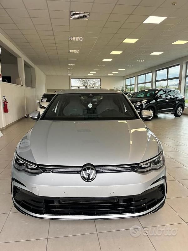 Usata VW Golf VIII R-line 130 CV (95 kW) 2023 Nero Berlina