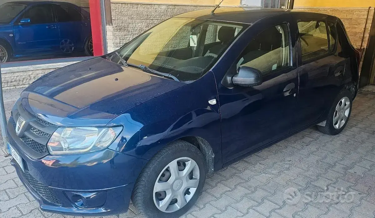 Usata Dacia Sandero Ambiance 75 CV (55 kW) 2015 Bluazzurro Berlina