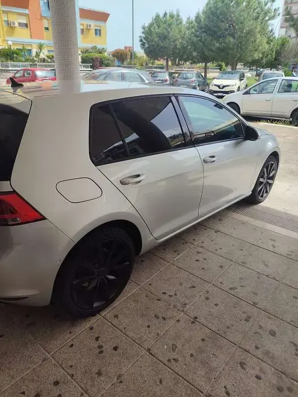 Usata VW Golf VII Highline 110 CV (80 kW) 2016 Berlina