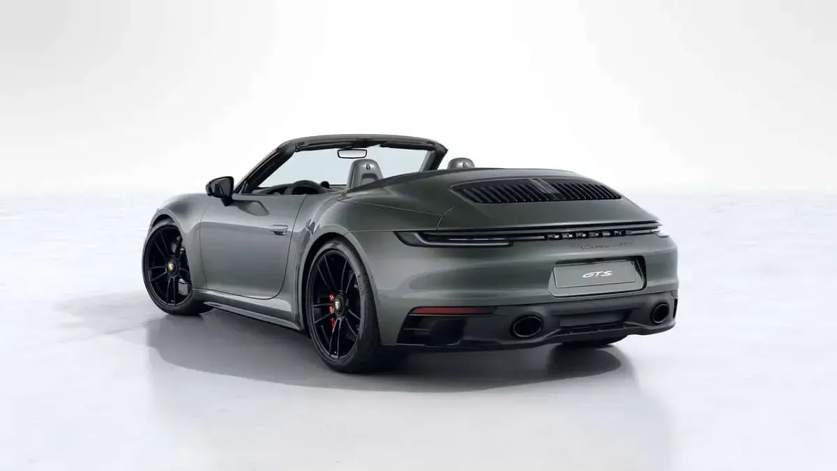 Usata Porsche 992 480 CV (353 kW) 2022 Verde adventurine Cabrio