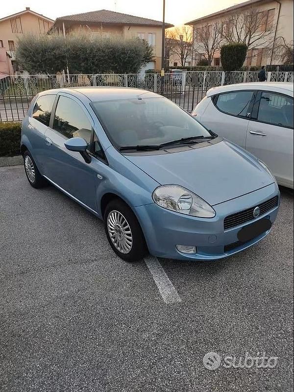 Usata Fiat Grande Punto 2005 Blu Utilitaria